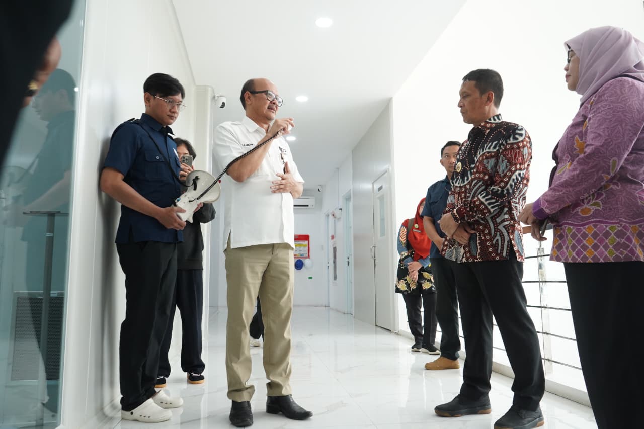 Visitasi Bupati Bojonegoro ke SCCR Semarang dalam rangka Kerjasama dan Bersinergi antara RSUD Sosodoro dengan RSUPN Cipto dan Kimia Farma